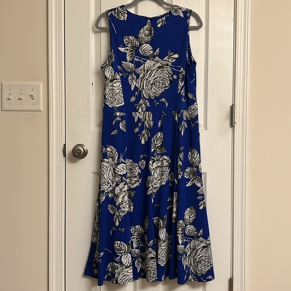 Shelby & Palmer Royal Blue Print Dress Keyhole Back Polyester Spandex Size 12 - Picture 2 of 9